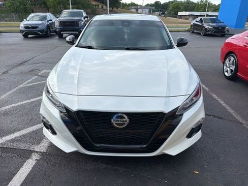 Used 2022 Nissan Altima 2.5 SR w/ Midnight Edition Package AWD/4WD image 2