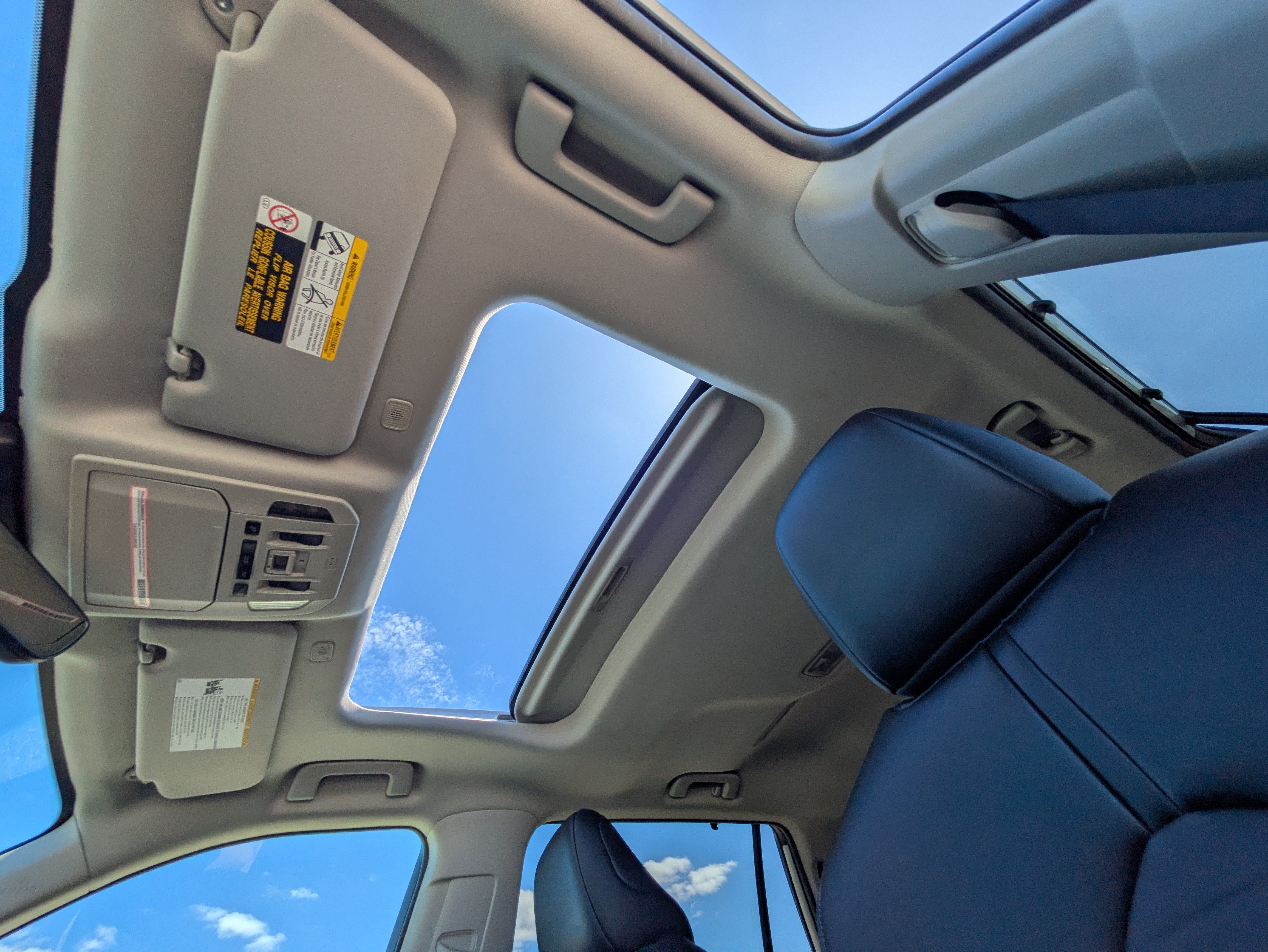 Used 2023 Toyota Highlander XLE FWD image 34