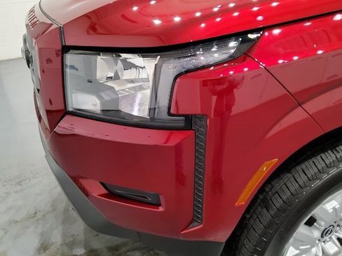 Used 2023 Nissan Frontier SV w/ Tow Package image 7