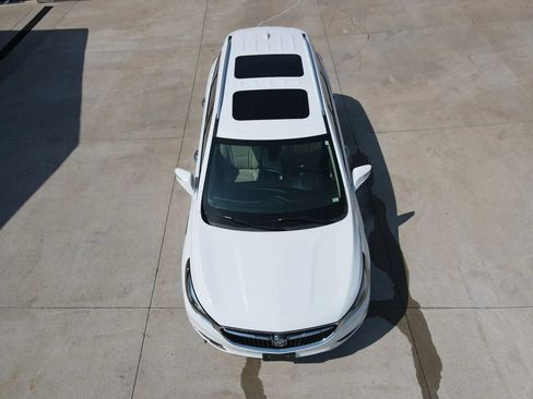 Used 2019 Buick Enclave Essence FWD image 55