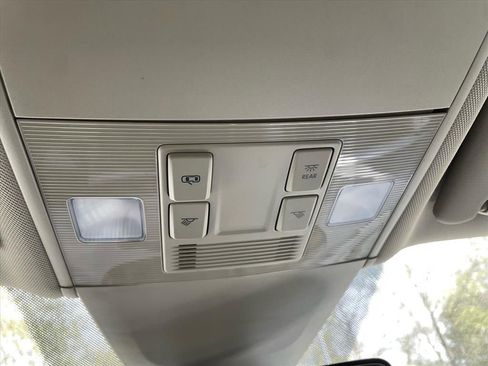 Used 2019 Volkswagen Atlas SE w/ Towing Package image 10