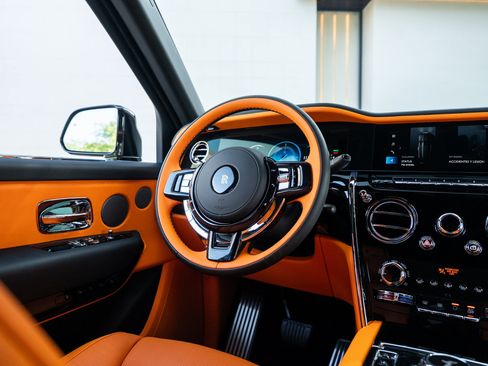 Used 2025 Rolls-Royce Cullinan image 28