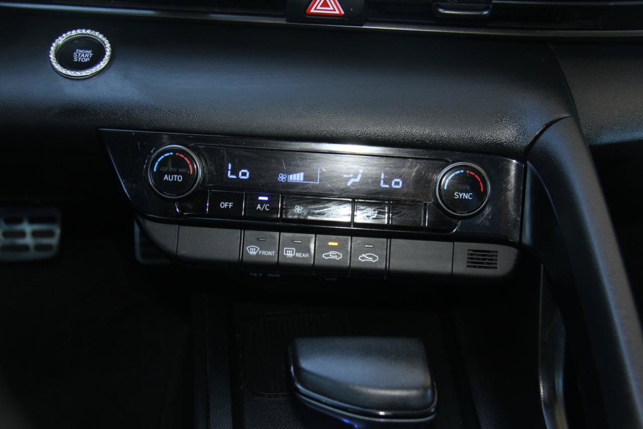 Used 2025 Hyundai Elantra Sport FWD image 17