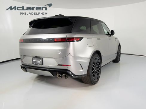 Used 2024 Land Rover Range Rover Sport AWD/4WD image 5