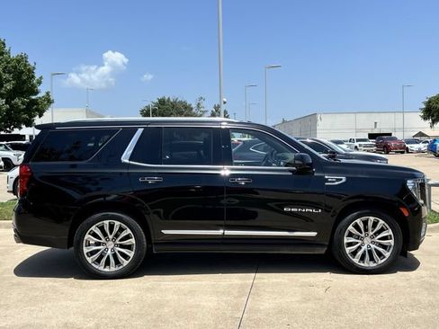 Used 2021 GMC Yukon Denali w/ Denali Ultimate Package AWD/4WD image 3