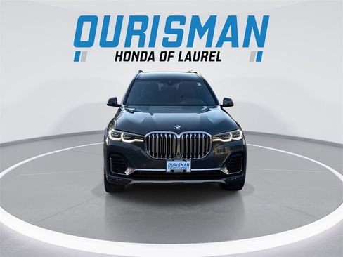 Used 2021 BMW X7 xDrive40i w/ Executive Package image 3