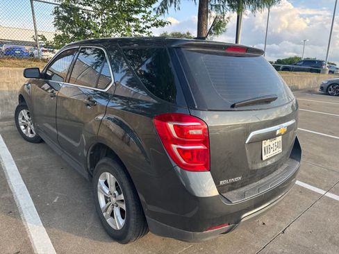 Used 2017 Chevrolet Equinox LS FWD image 3
