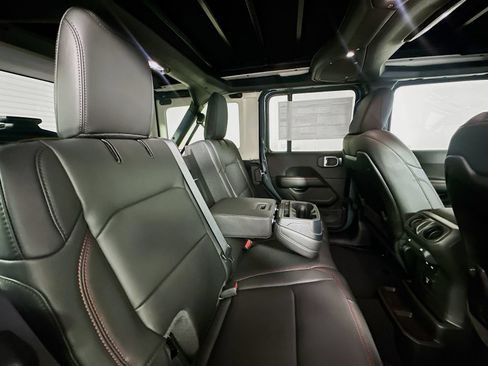New 2026 Jeep Wrangler Unlimited Rubicon AWD/4WD image 27