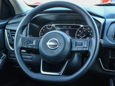 Used 2024 Nissan Rogue SV FWD image 16