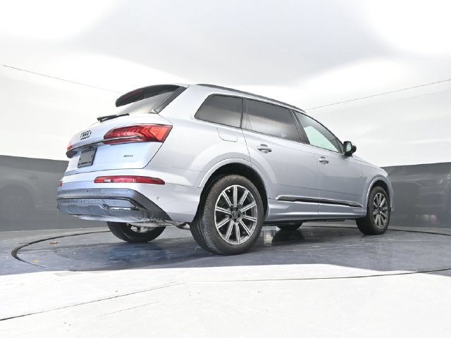 Used 2022 Audi Q7 2.0T Premium Plus w/ Premium Plus Package AWD/4WD image 37