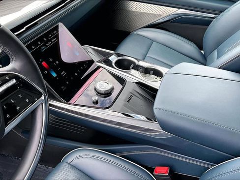 Certified 2025 Cadillac Escalade IQ Luxury 2 w/ LPO, Premium Carpet Package AWD/4WD image 18