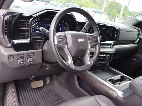 Used 2024 Chevrolet Silverado 3500 LTZ w/ LTZ Convenience Package AWD/4WD image 5