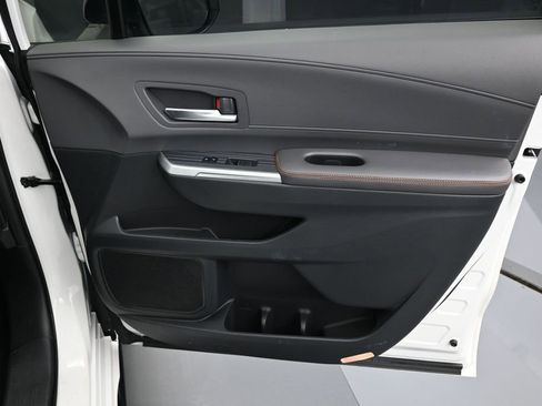 Used 2021 Toyota Sienna XSE w/ XSE Plus Package FWD image 36