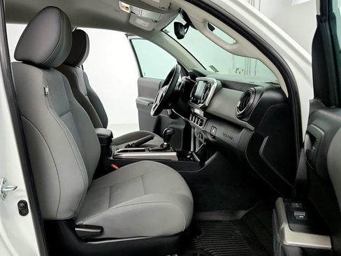 Used 2023 Toyota Tacoma SR5 AWD/4WD image 17