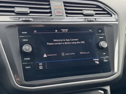 Used 2023 Volkswagen Tiguan SE R-Line image 23