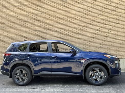 New 2026 Nissan Rogue SV w/ Cold Weather Package AWD/4WD image 4