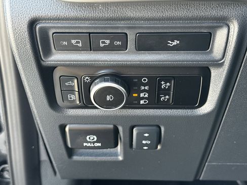 Used 2023 Ford F150 Lariat w/ Trailer Tow Package image 25