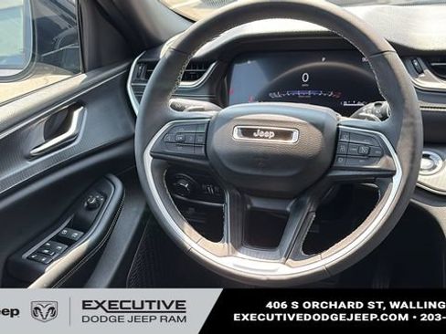 Used 2024 Jeep Grand Cherokee Altitude AWD/4WD image 23