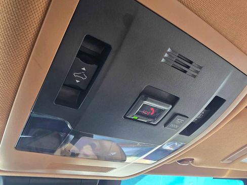 Used 2025 Lexus ES 350 w/ Premium Package image 33