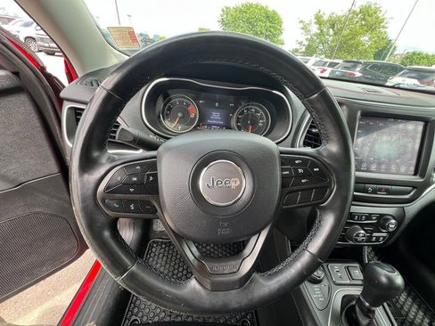 Used 2019 Jeep Cherokee Trailhawk w/ Cold Weather Group AWD/4WD image 41