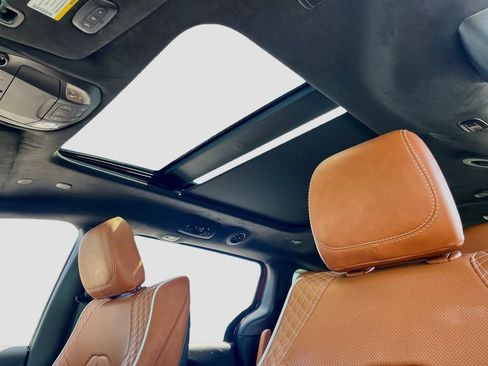 Used 2025 Chrysler Pacifica Pinnacle FWD image 23