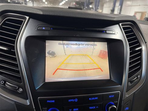 Used 2017 Hyundai Santa Fe SE image 17