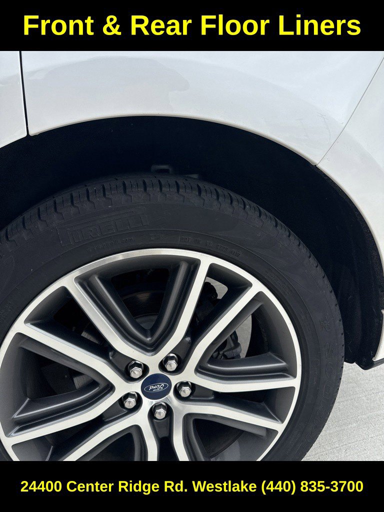 Used 2019 Ford Edge Titanium w/ Equipment Group 301A AWD/4WD image 18