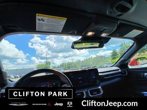 Used 2025 Ford Mustang Premium RWD image 22