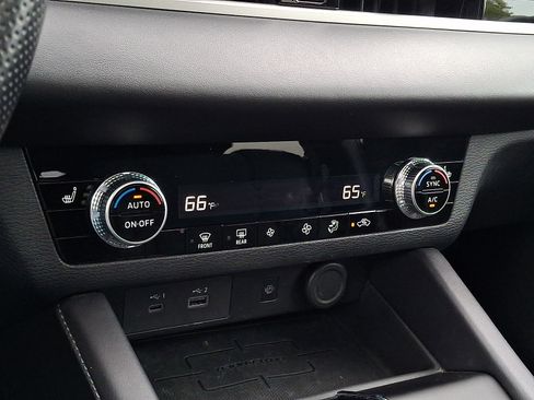 Used 2024 Mitsubishi Outlander SE Black Edition FWD image 15