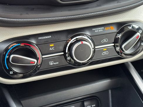 Used 2023 Kia Soul LX w/ LX Technology Package image 20