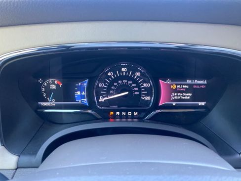 Used 2015 Lincoln Navigator 2WD image 15