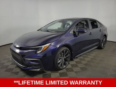 Used 2025 Toyota Corolla SE image 3