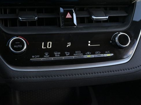 Used 2021 Toyota Corolla SE image 25