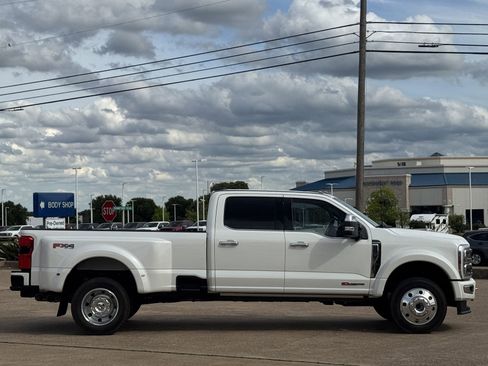 Used 2024 Ford F450 Platinum w/ FX4 Off-Road Package AWD/4WD image 3