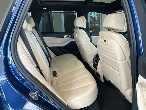 Used 2022 BMW X5 xDrive40i w/ M Sport Package AWD/4WD image 29