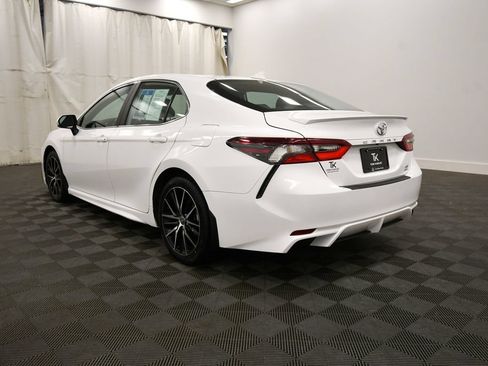 Used 2024 Toyota Camry SE AWD/4WD image 5