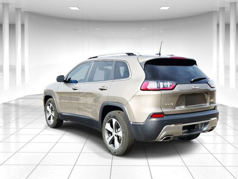 Used 2019 Jeep Cherokee Limited w/ Luxury Group image 5