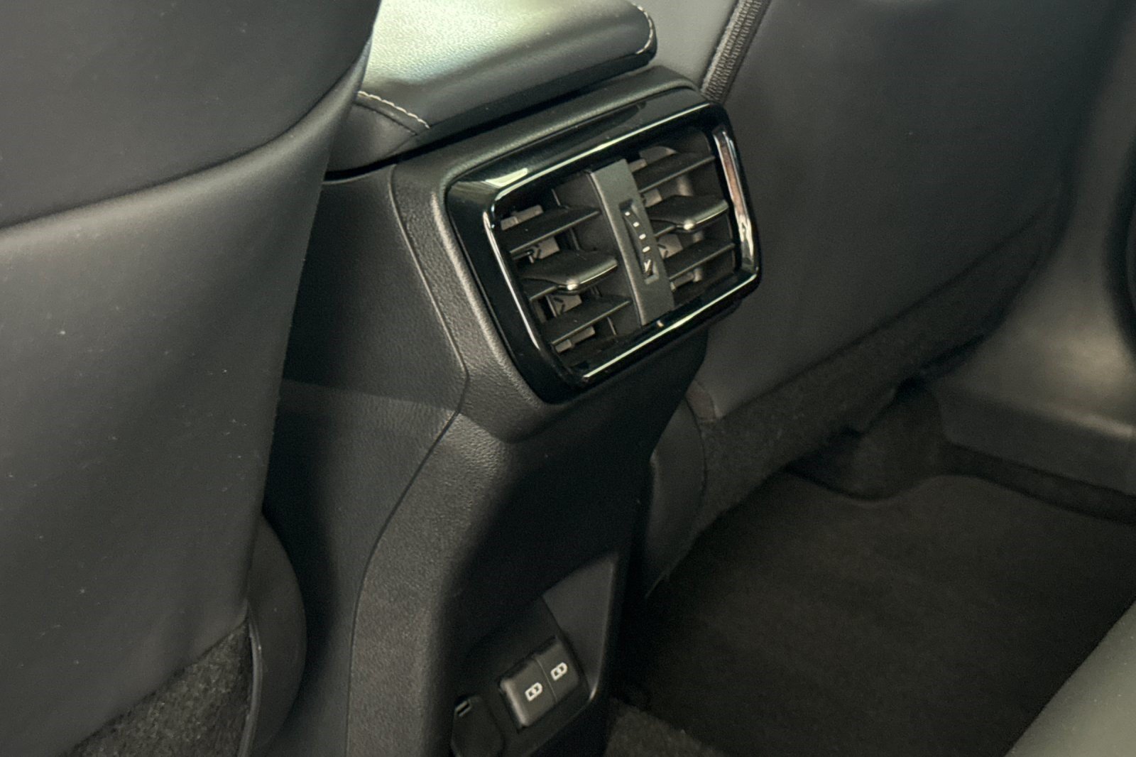 Used 2025 Lexus NX 350h AWD w/ Cold Area Package image 16