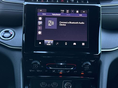 New 2025 Jeep Grand Cherokee Laredo X image 28