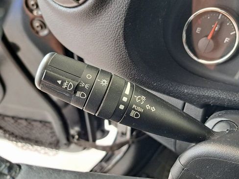 Used 2018 Jeep Wrangler Sport AWD/4WD image 13