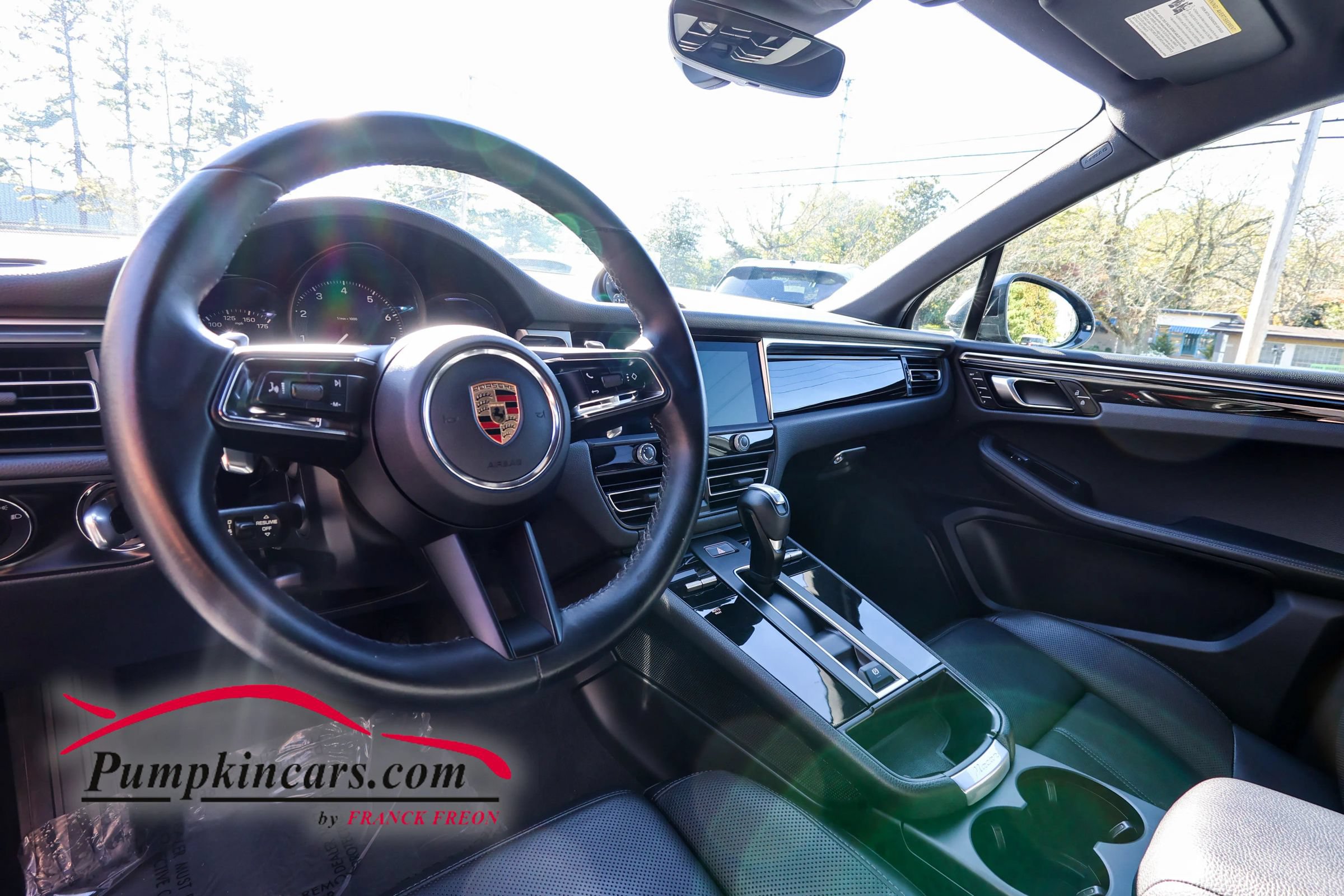 Used 2023 Porsche Macan AWD/4WD image 18