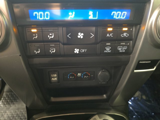 Used 2018 Toyota 4Runner Limited AWD/4WD image 25