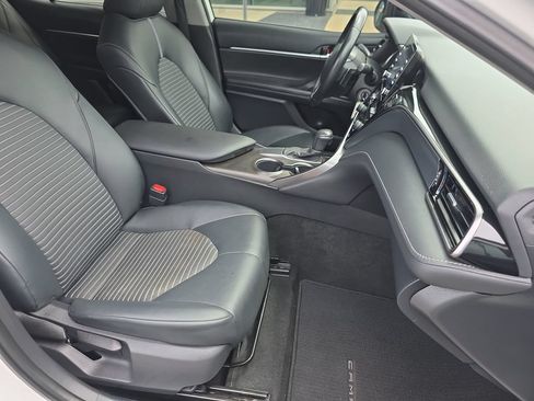 Used 2021 Toyota Camry SE FWD image 32