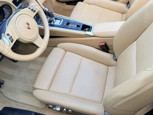 Used 2013 Porsche 911 Carrera 4S image 17