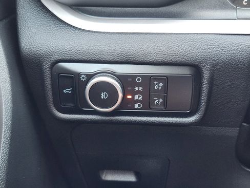 Used 2023 Ford Explorer XLT w/ Equipment Group 202A image 24