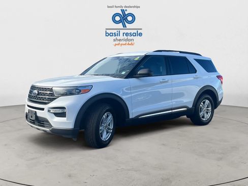 Used 2020 Ford Explorer XLT w/ Equipment Group 202A AWD/4WD image 2
