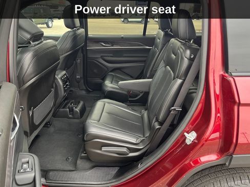 Used 2024 Jeep Grand Cherokee L Limited w/ Luxury Tech Group II image 16