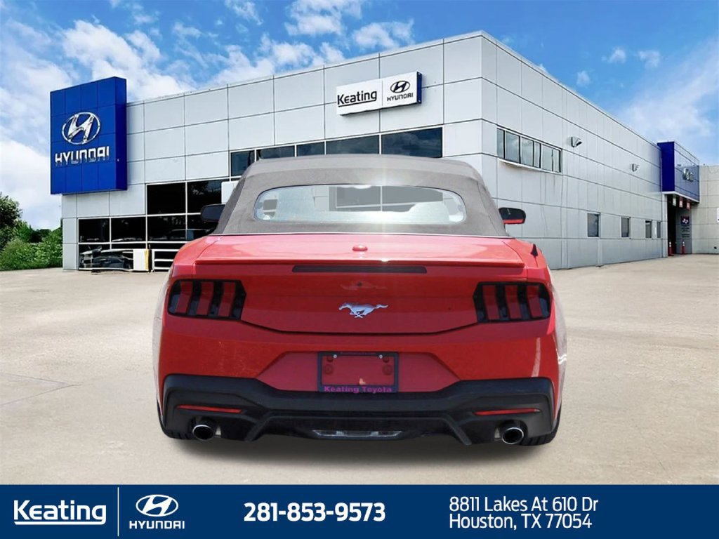 Used 2025 Ford Mustang Convertible RWD image 6