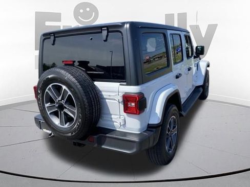 Used 2023 Jeep Wrangler Unlimited Sahara w/ LED Lighting Group AWD/4WD image 5