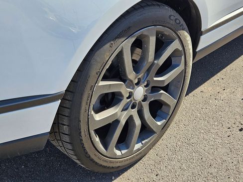 Used 2017 Land Rover Range Rover Supercharged image 12